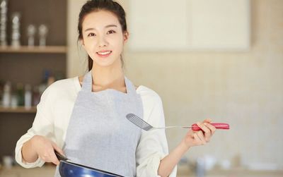 缘起屋檐下 一场超越标签的温情故事